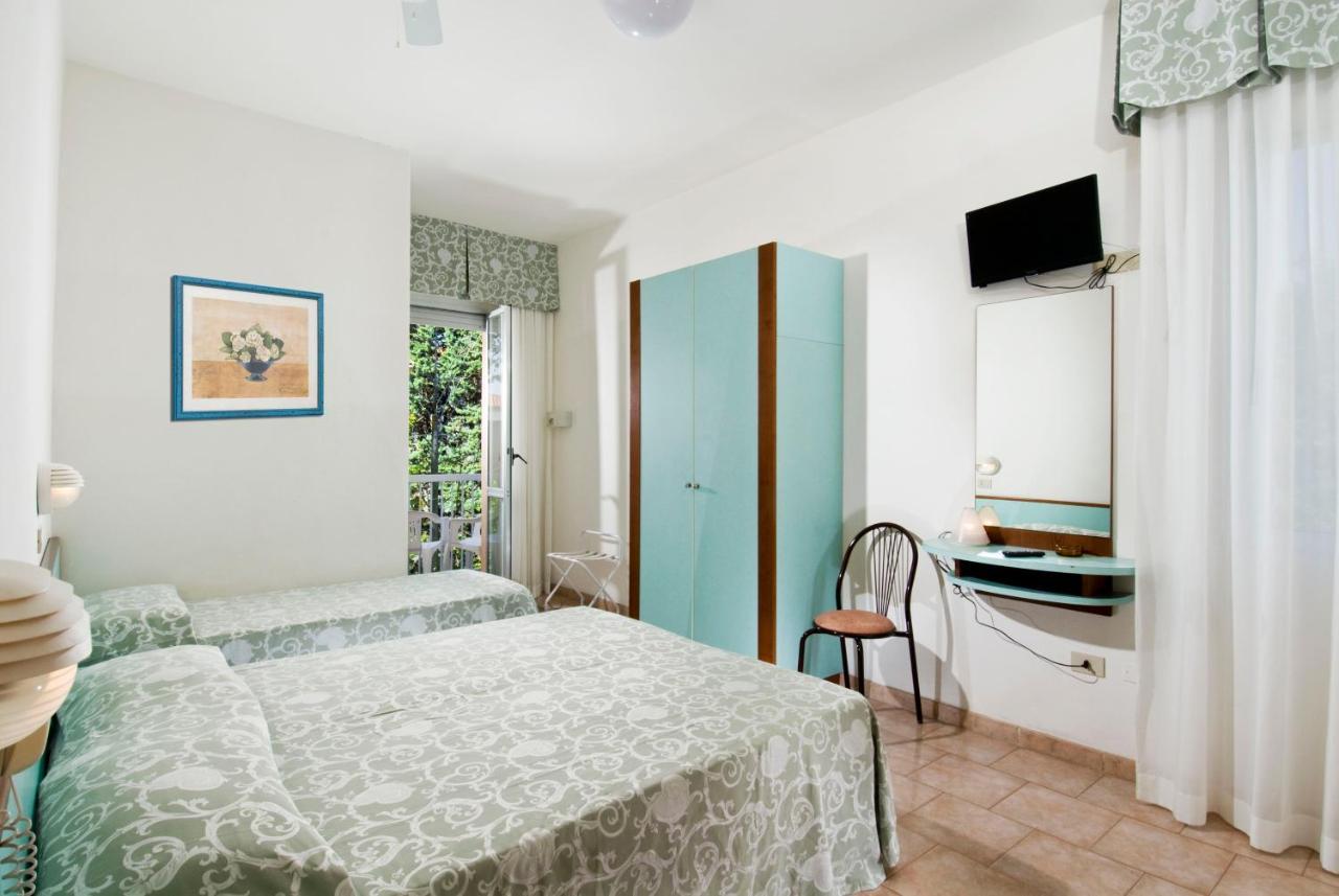 Hotel Casadei Rimini Buitenkant foto