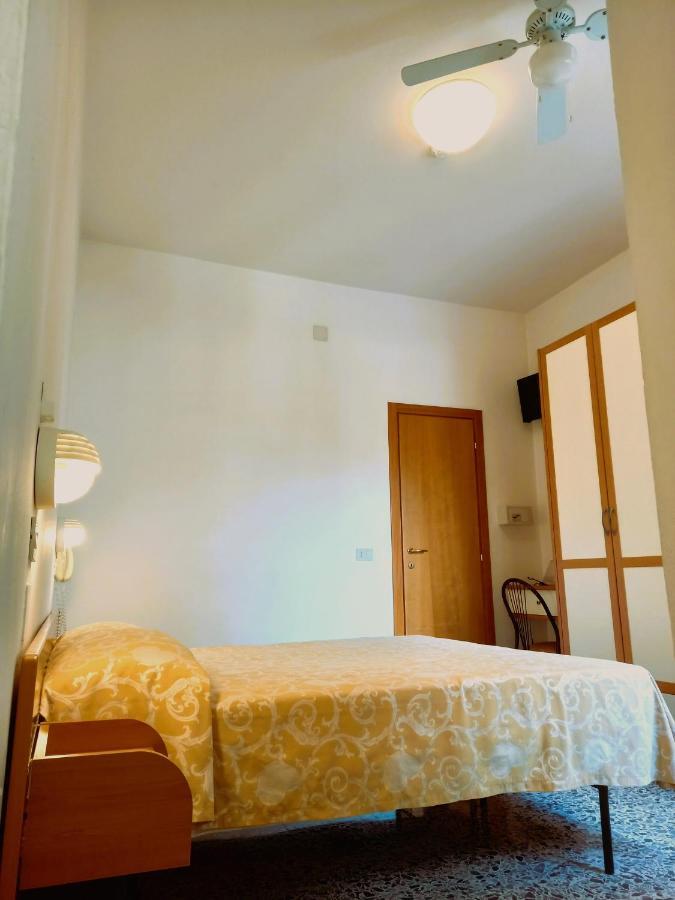 Hotel Casadei Rimini Buitenkant foto