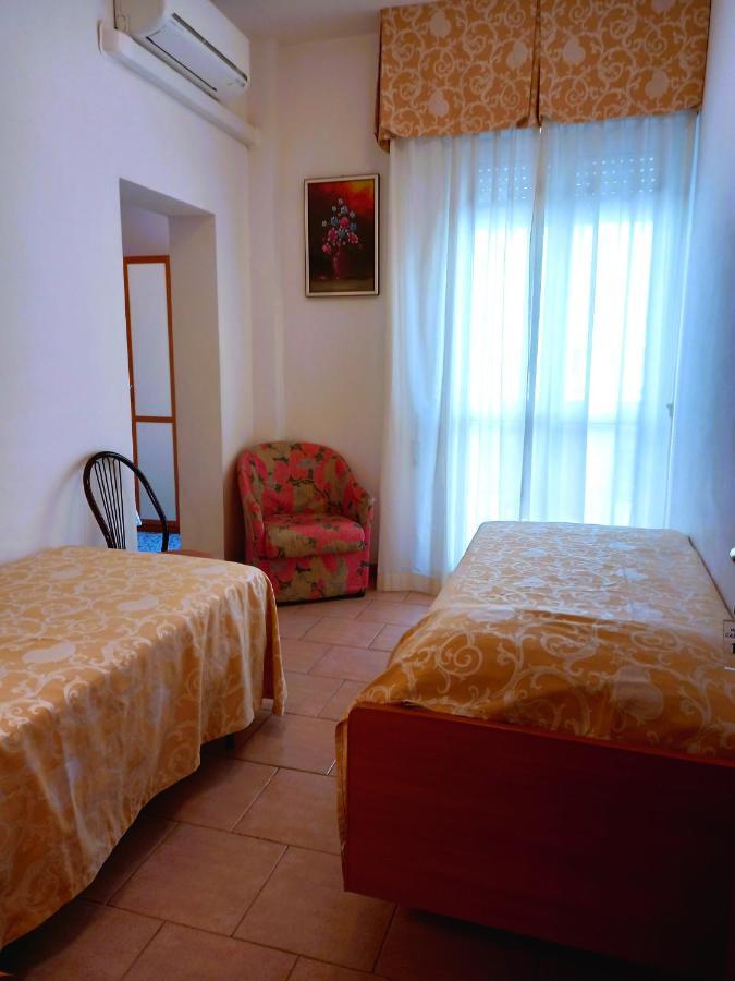 Hotel Casadei Rimini Buitenkant foto